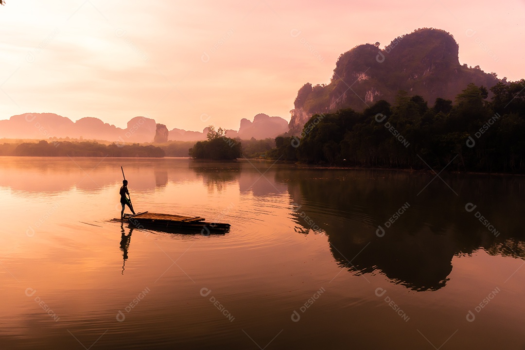 Paisagem Natureza Vista do Lago Nong Thale em Krabi Tailândia