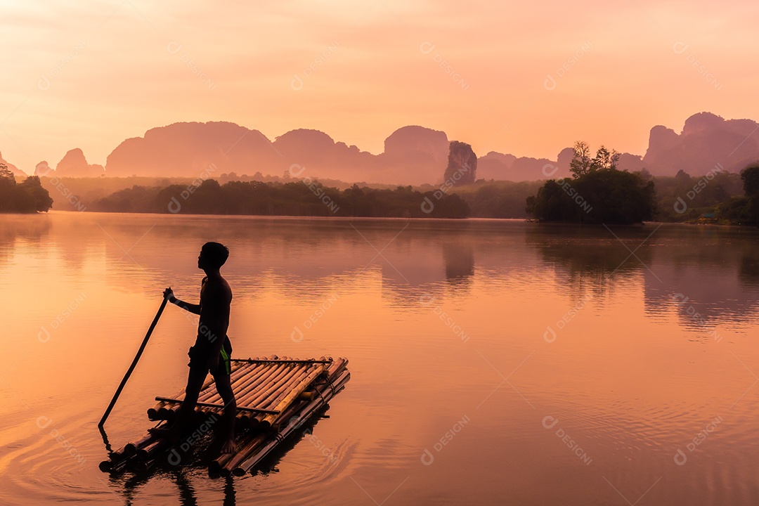 Paisagem Natureza Vista do Lago Nong Thale em Krabi Tailândia