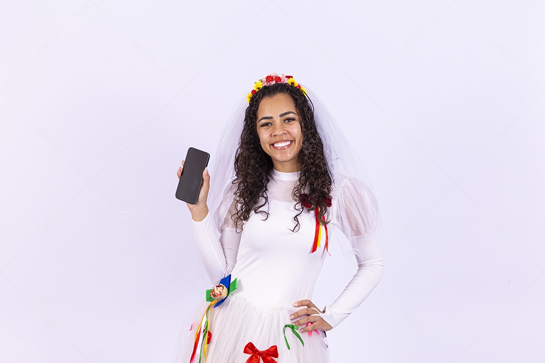 Linda mulher vestida de noiva para festa junina