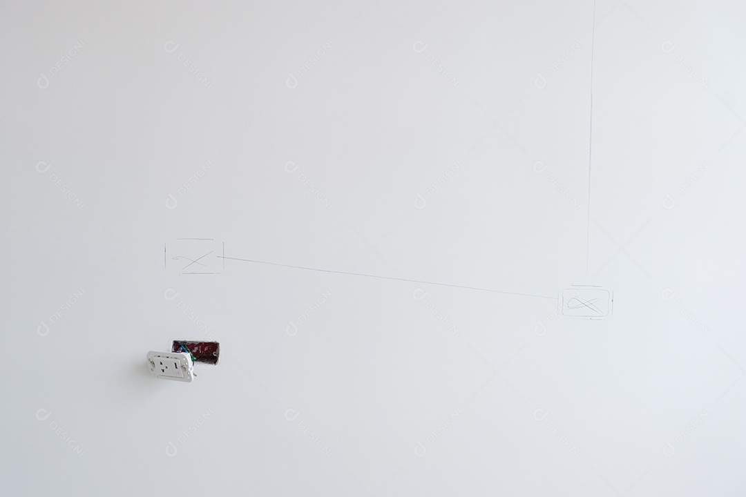 Fiação elétrica sob gesso, cabos de instalação ocultos para tomada em concreto.