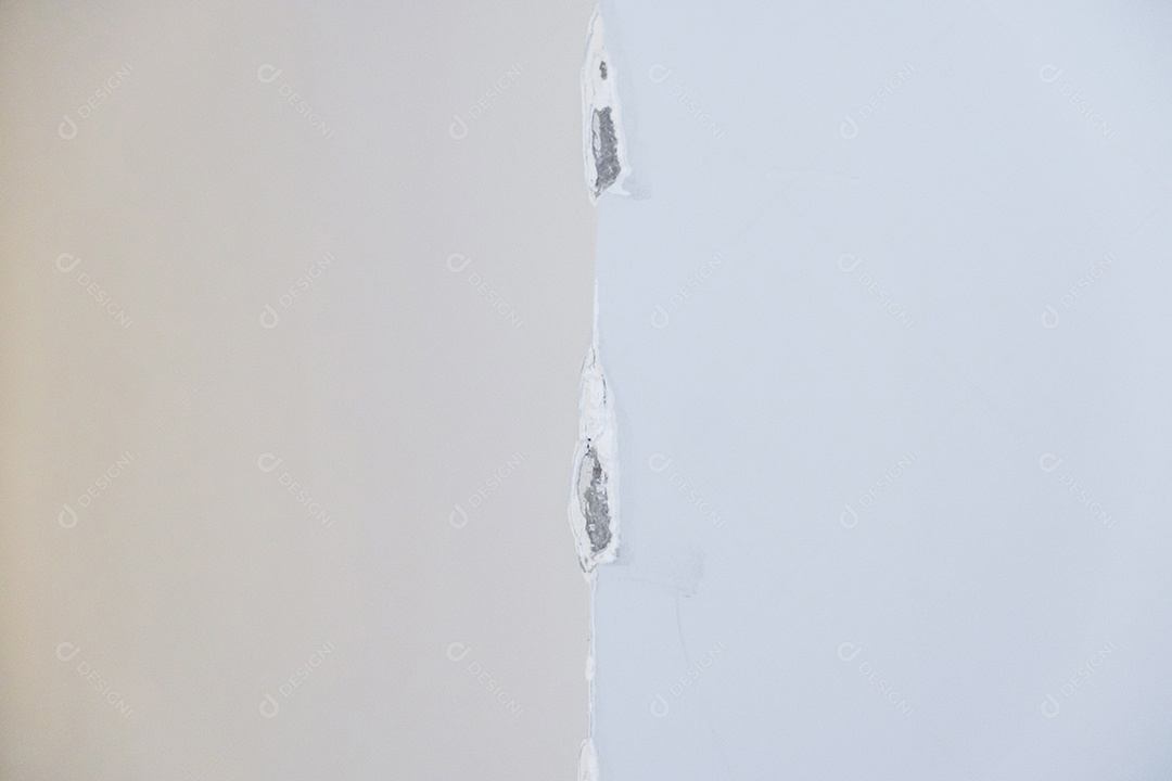 Parede quebrada no prédio