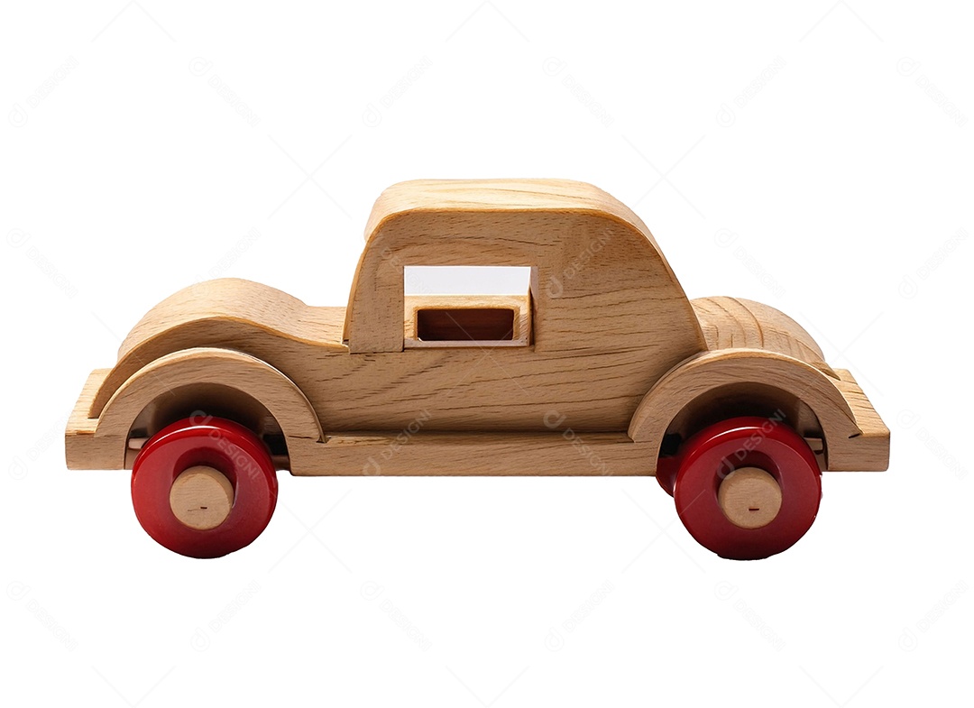 Brinquedo de carro de madeira sobre fundo branco