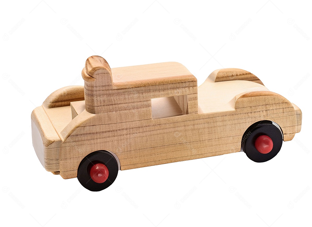 Brinquedo de carro de madeira sobre fundo branco