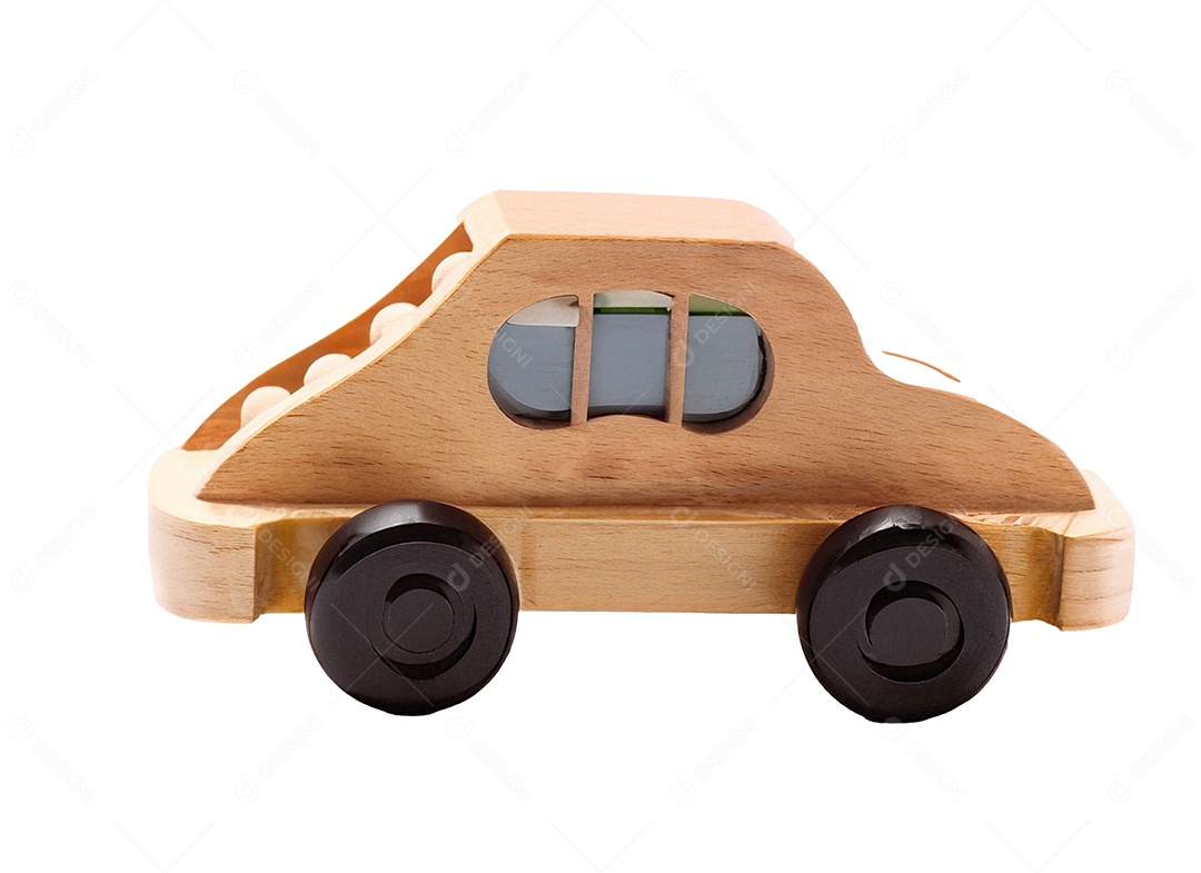 Brinquedo de carro de madeira sobre fundo branco