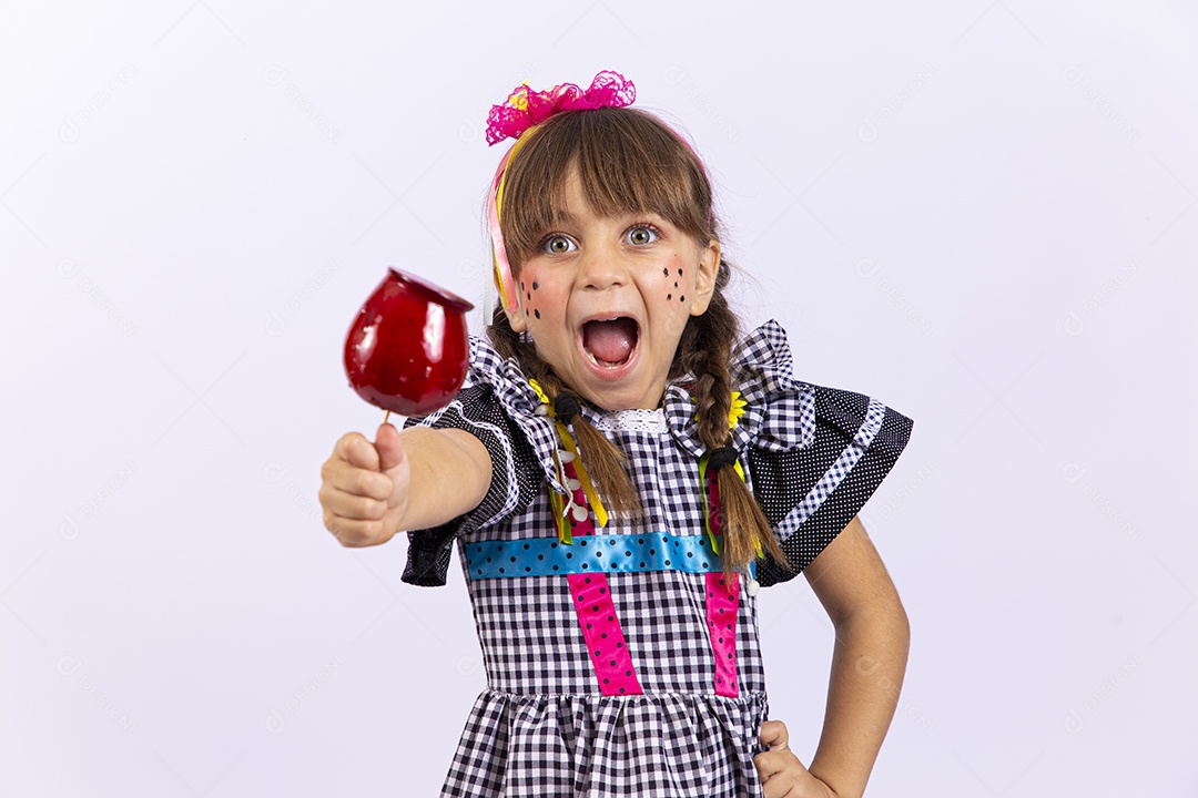 Garota fantasiados para comemorar festa junina