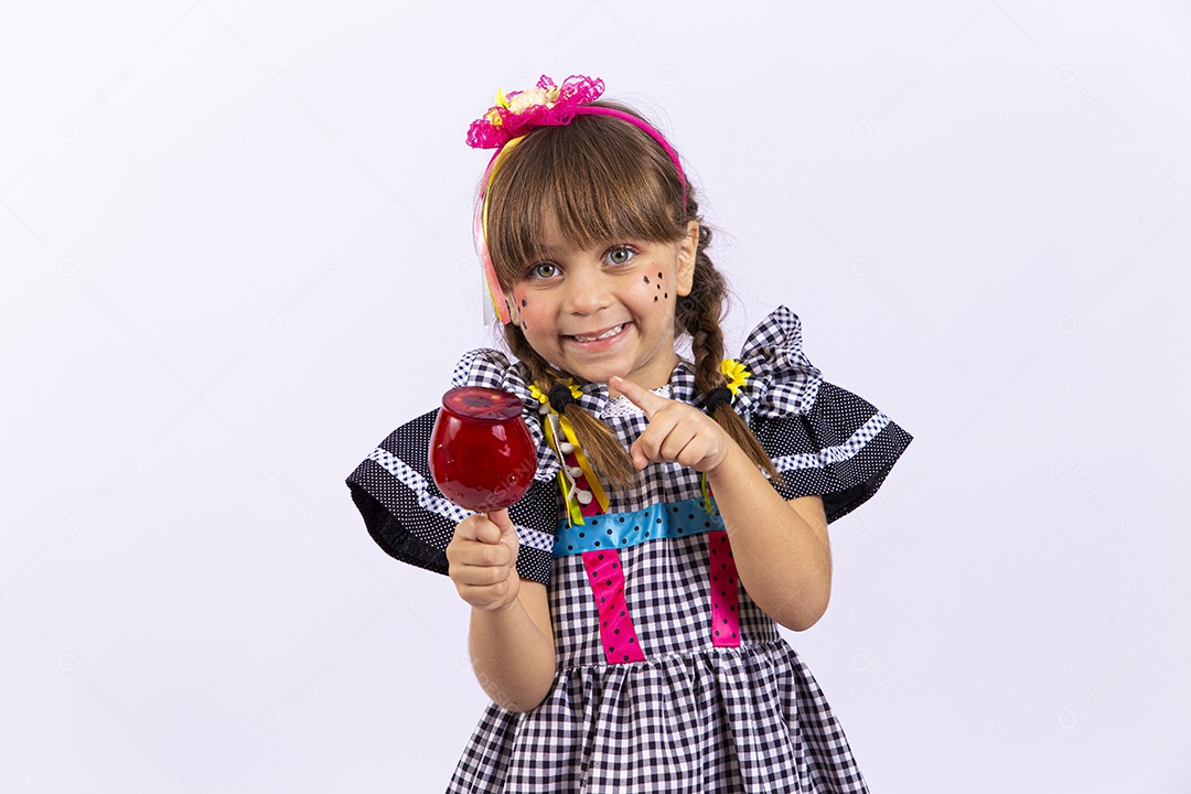 Garota fantasiados para comemorar festa junina