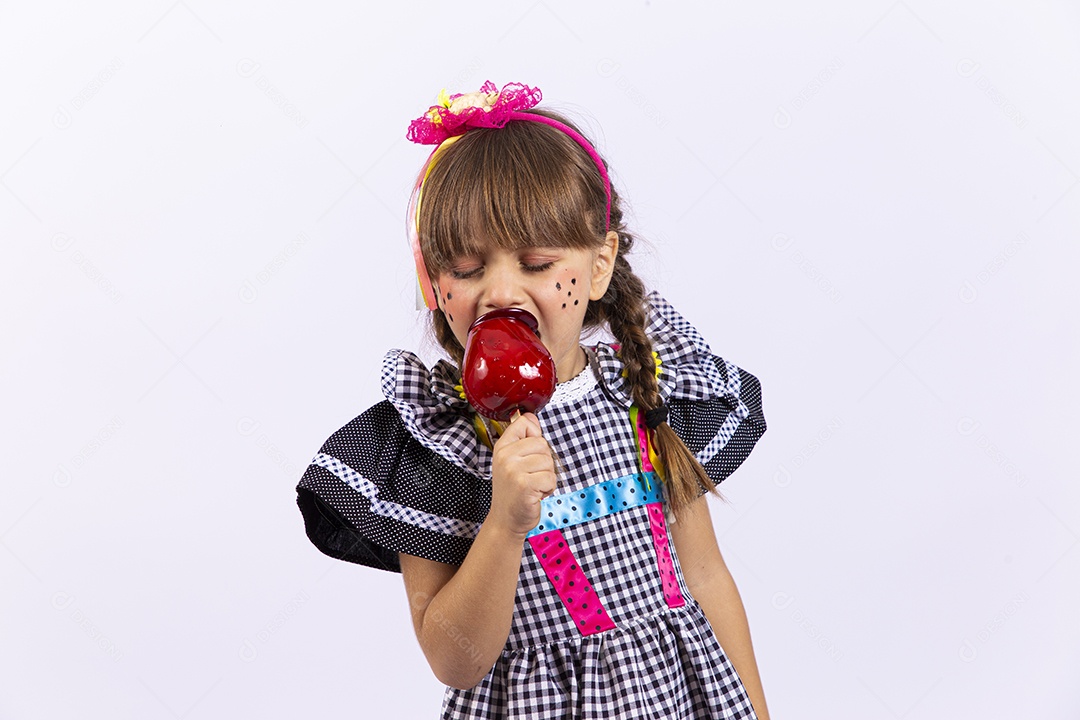 Garota fantasiados para comemorar festa junina