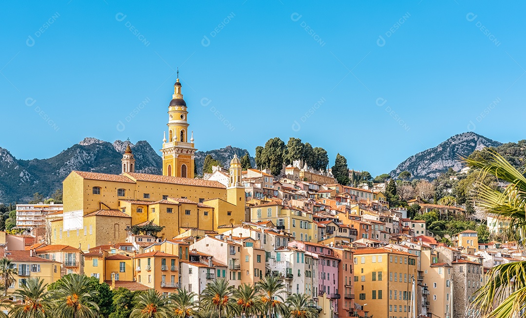 Colorida Cidade Velha de Menton na Riviera Francesa