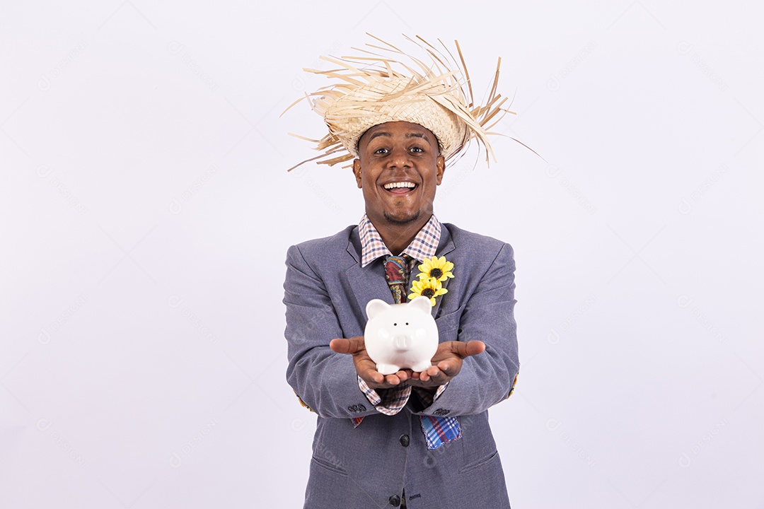 Homem com trajes de festa junina