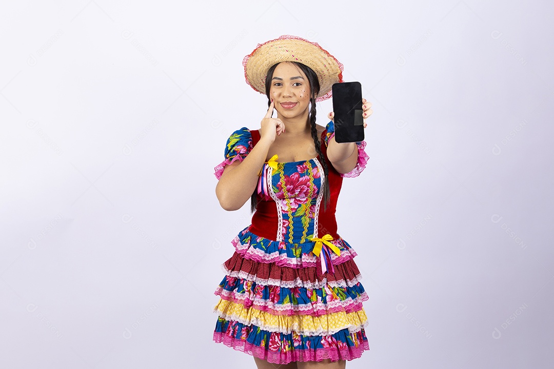 Linda mulher com vestido de festa junina