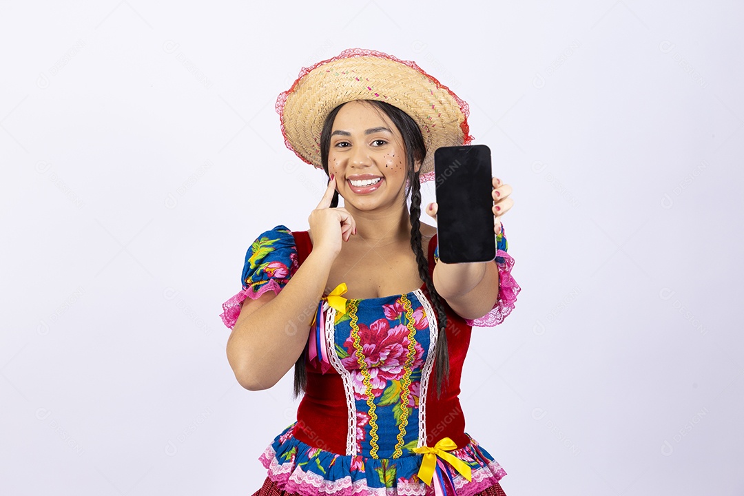 Linda mulher com vestido de festa junina