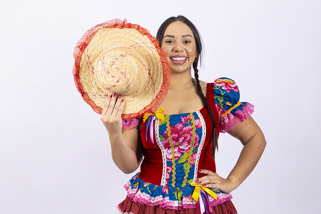 Linda mulher com vestido de festa junina
