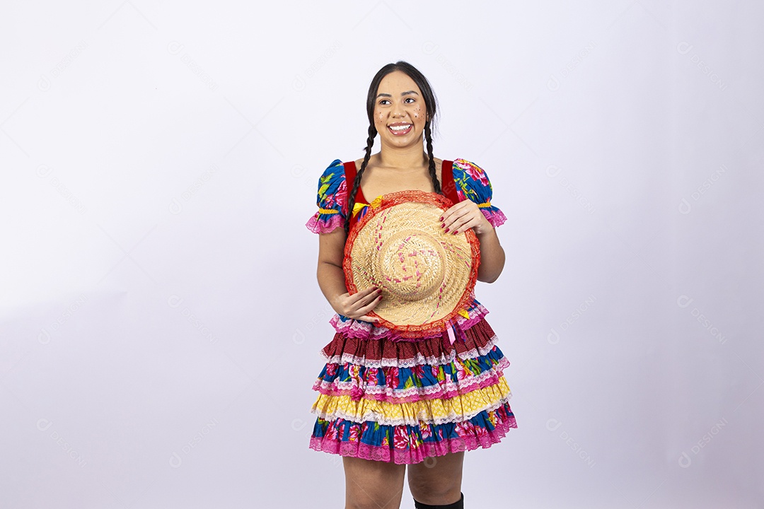 Linda mulher com vestido de festa junina