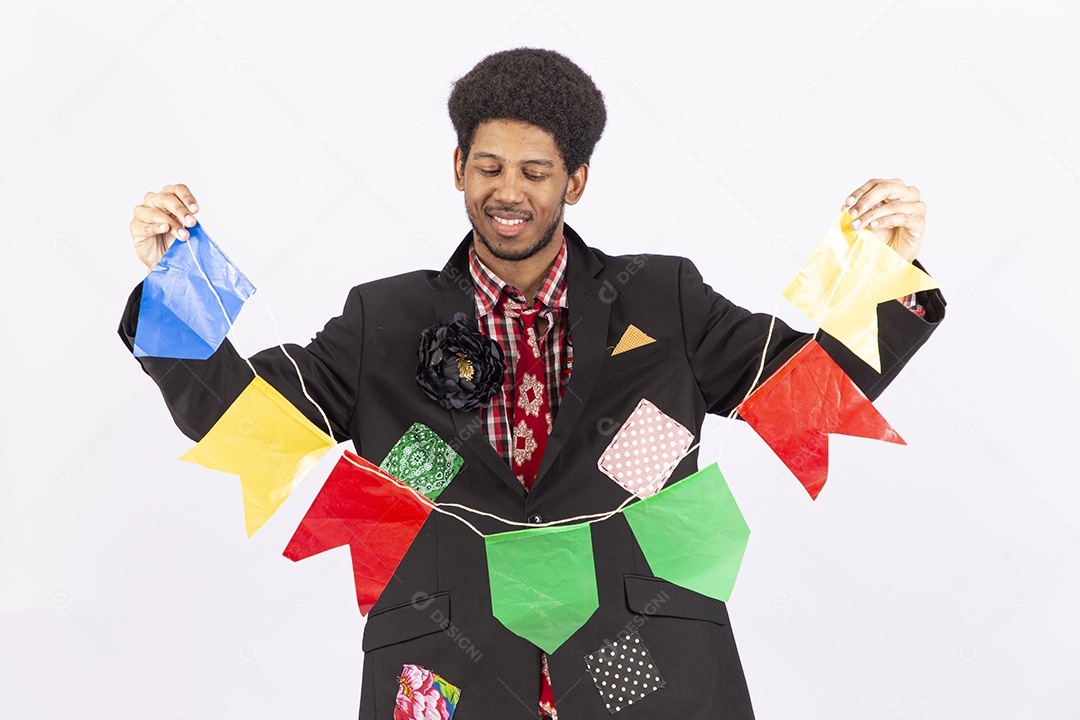 Homem com trajes de festa junina