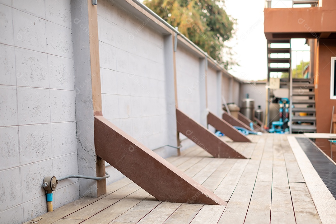 Parede com suporte para poste de cerca, construção, segurança residencial