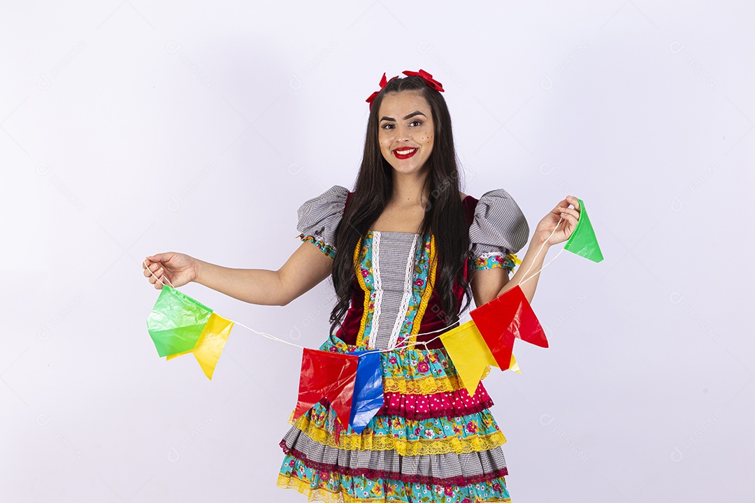 Linda mulher com vestido de festa junina