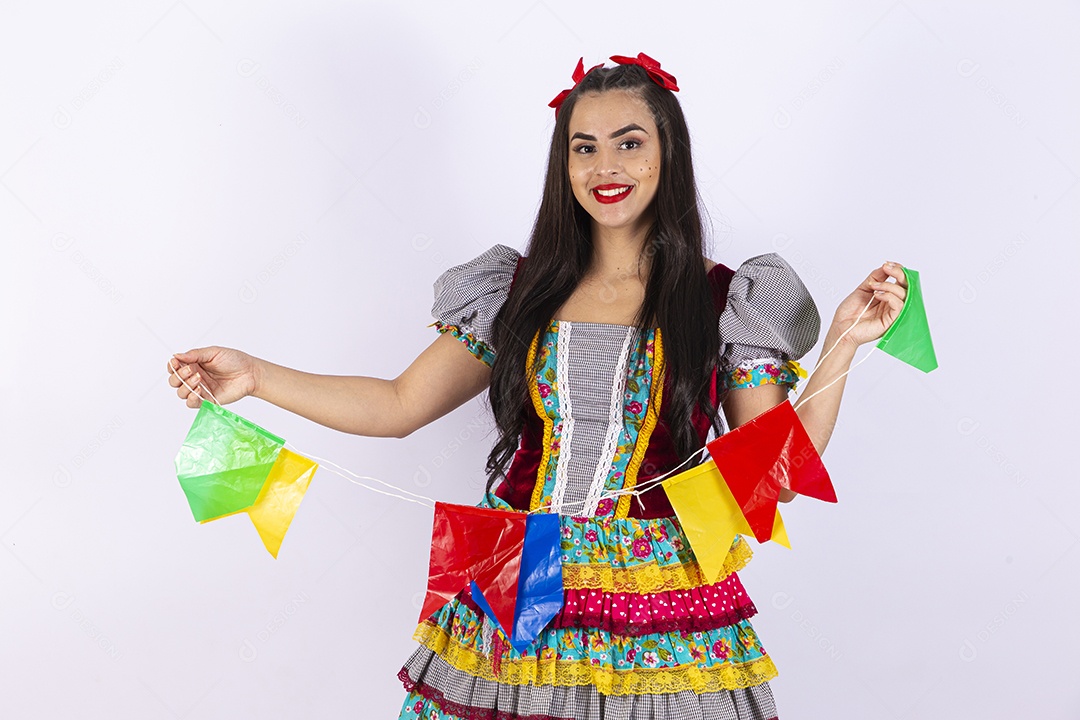 Linda mulher com vestido de festa junina