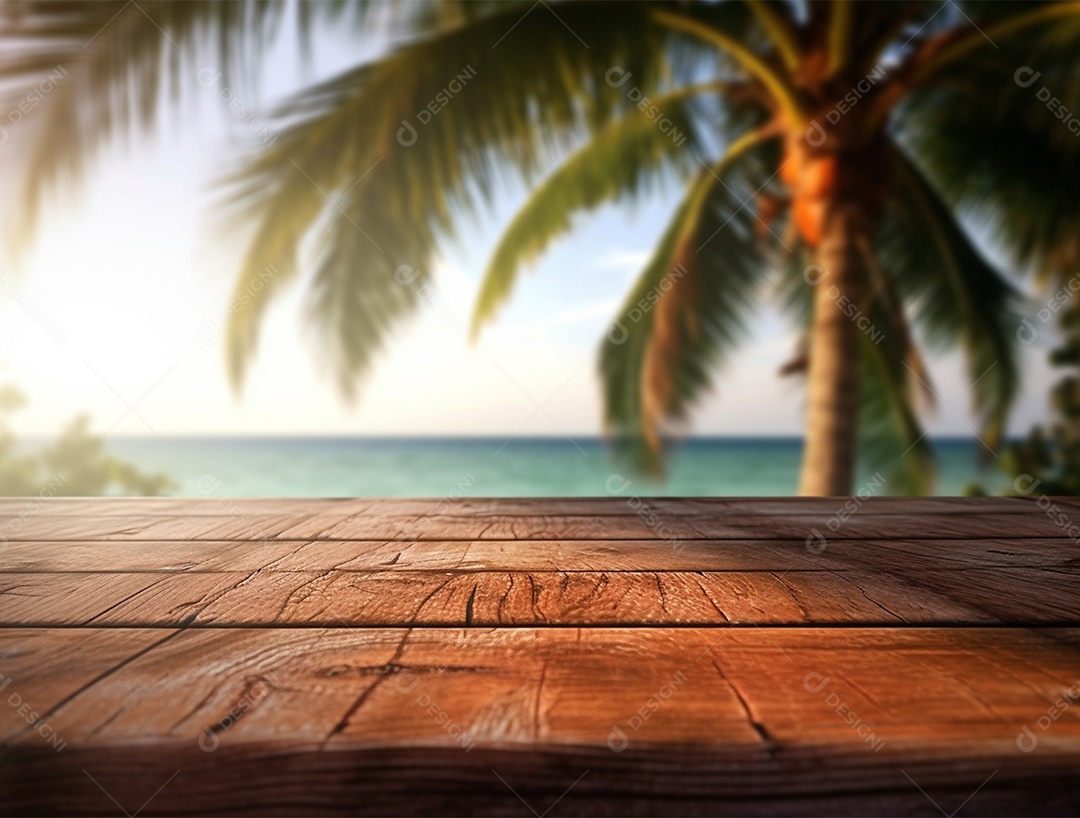 Tampo de madeira sobre fundo de uma praia ao nascer do sol.