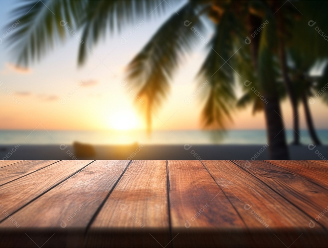 Tampo de madeira sobre fundo de uma praia ao pôr do sol.