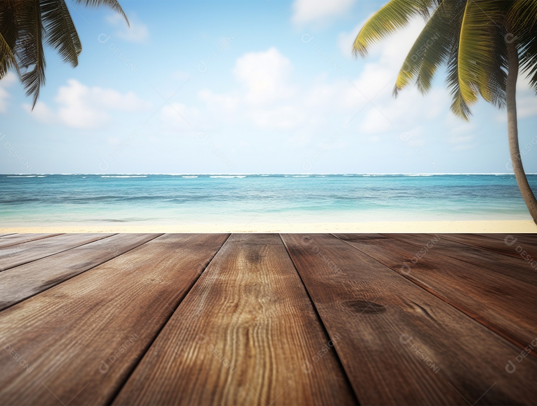 Tampo de madeira sobre fundo de coqueiros à beira mar.
