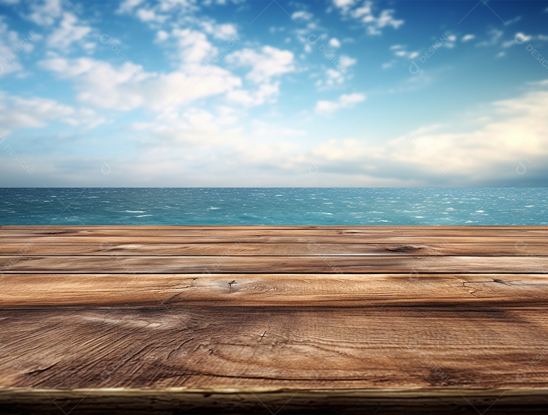 Tampo de madeira sobre fundo de um mar azul.