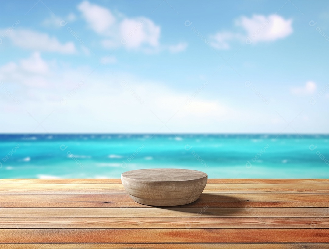 Tampo de madeira sobre fundo de um mar azul.