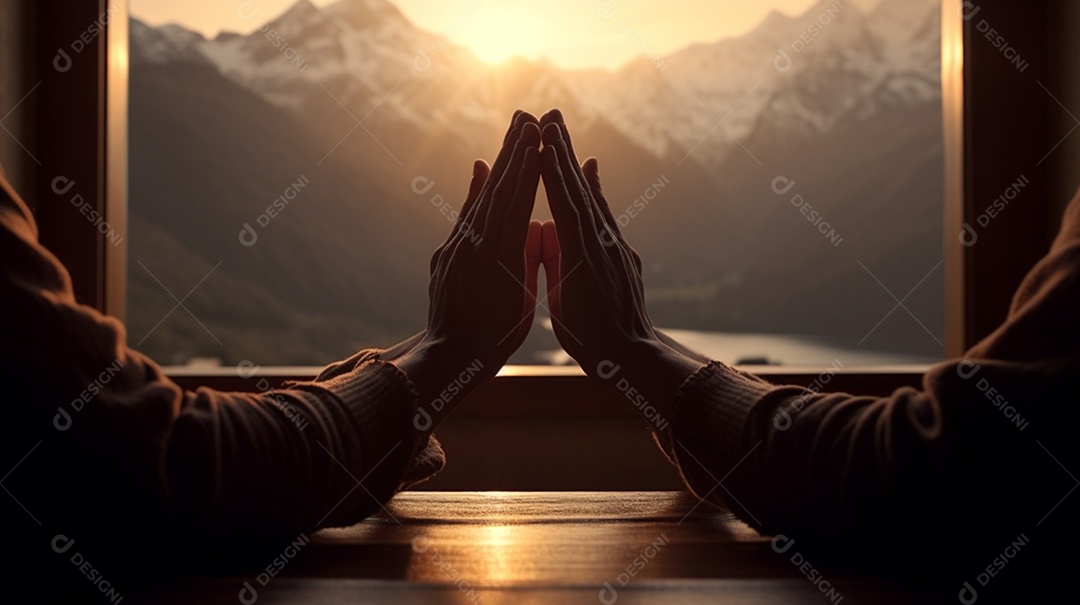 Dupla de pessoas orando