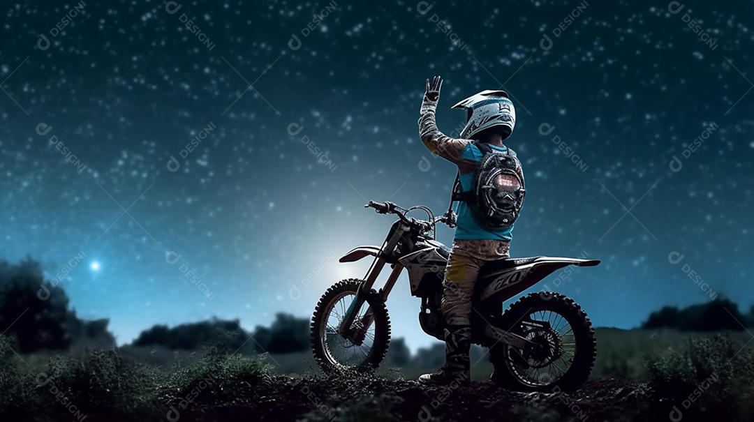 Homem pilotando moto de motocross