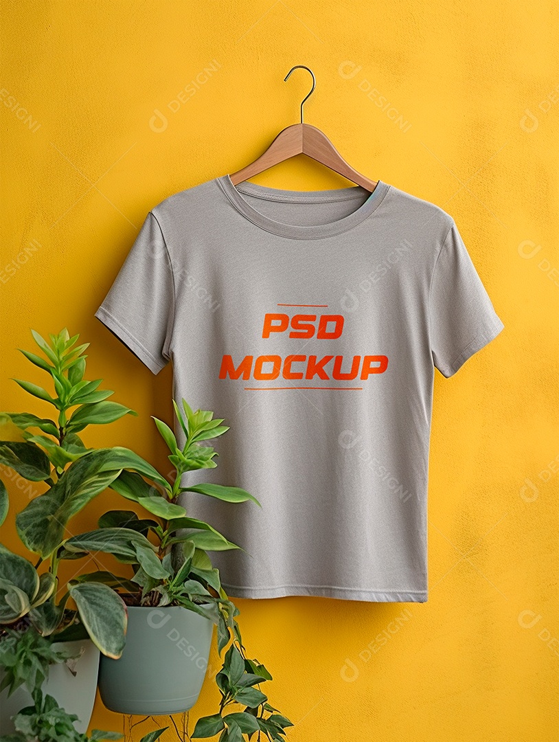 Mockup Camiseta Cinza No Cabide PSD Editável