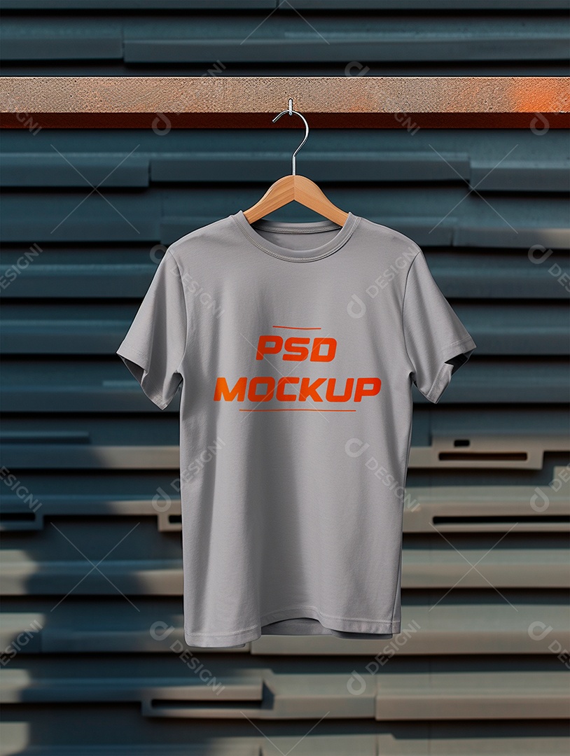 Mockup Camiseta Cinza No Cabide PSD Editável