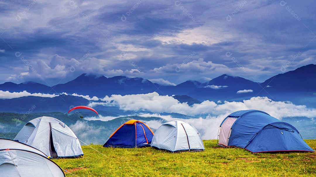 Acampamento nas montanhas