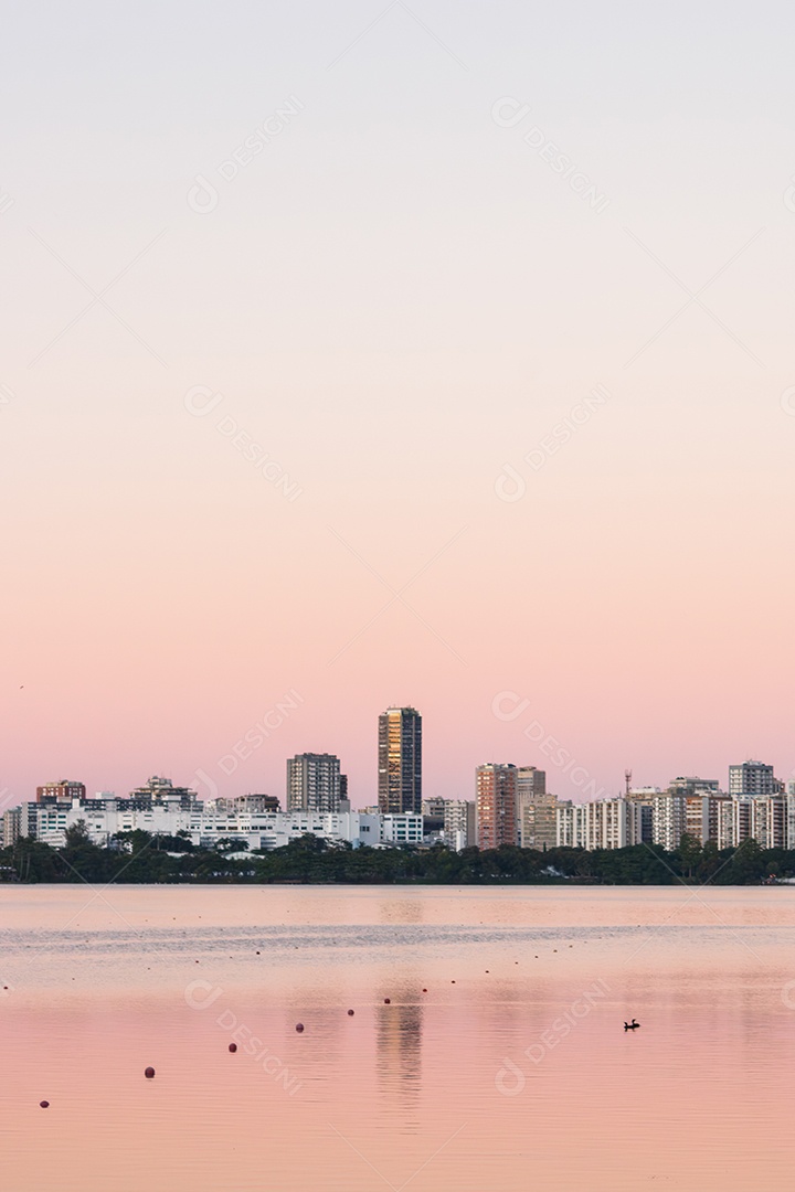 Vista da lagoa rodrigo de freitas no Rio de Janeiro Brasil.