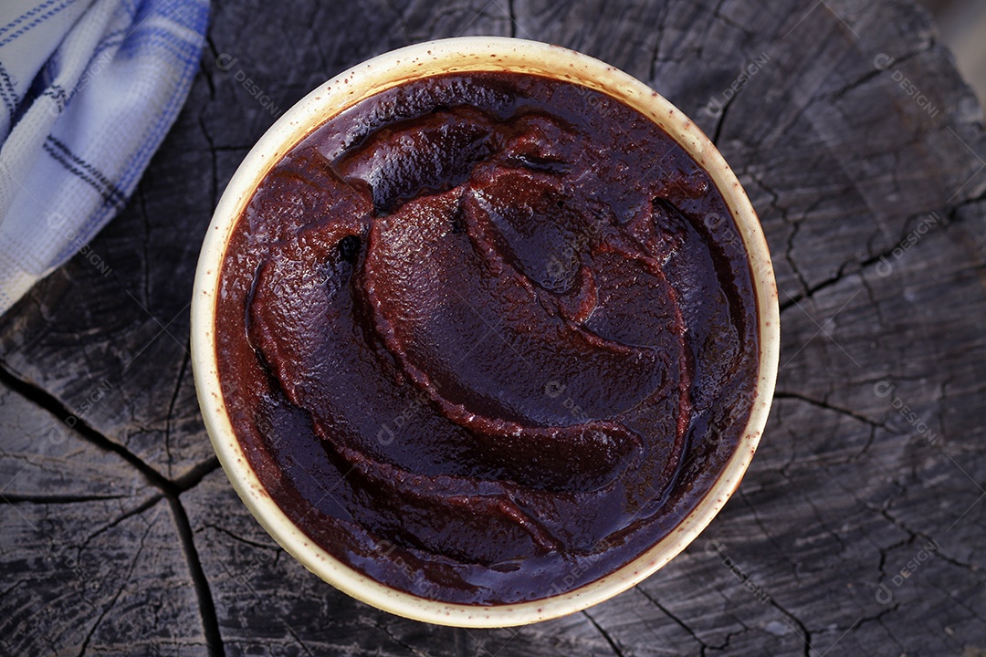 Tigela com delicioso açaí