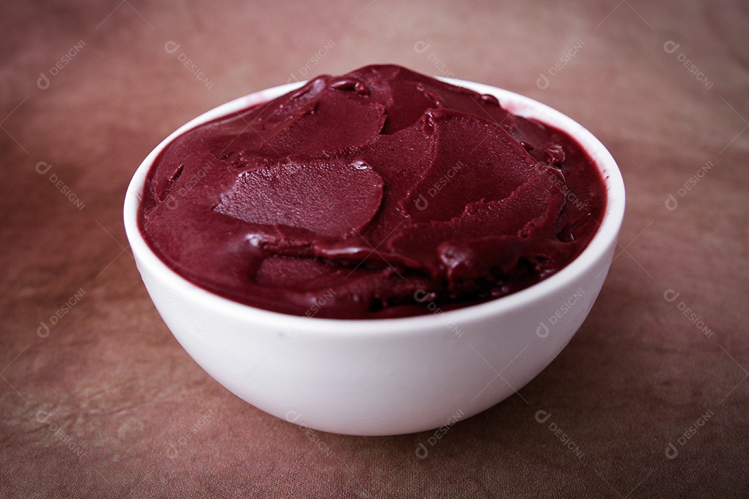 Tigela com delicioso açaí