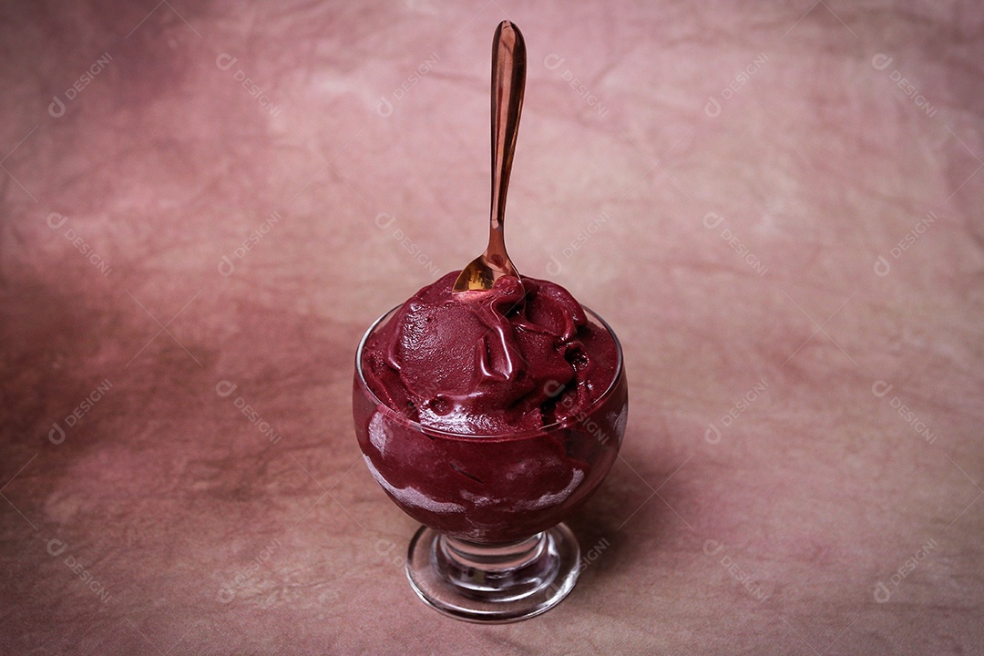 Tigela com delicioso açaí