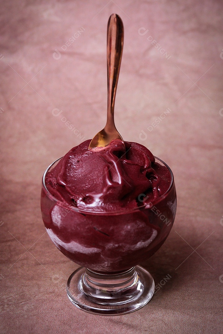 Tigela com delicioso açaí