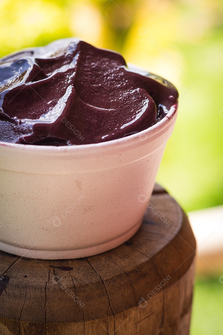 Tigela com delicioso açaí