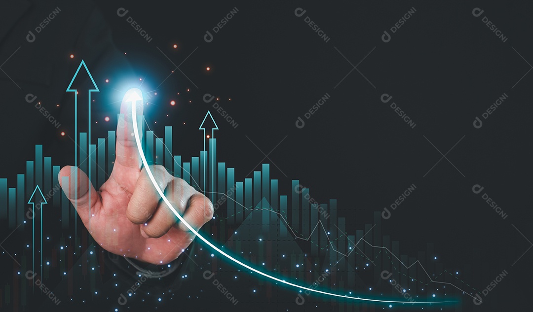 Mercado de ações, crescimento empresarial, progresso ou conceito de sucesso. Empresário ou comerciante está mostrando um crescente estoque de holograma virtual, investe em negociação.