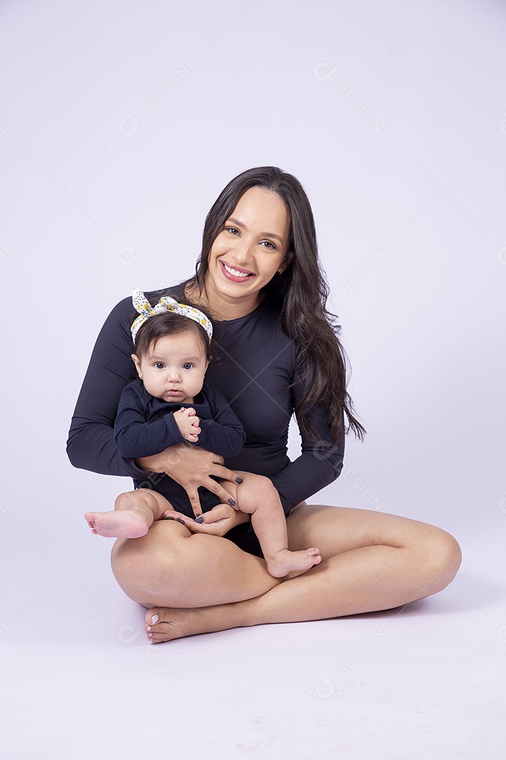 Retrato mulher com filha pequena bebê