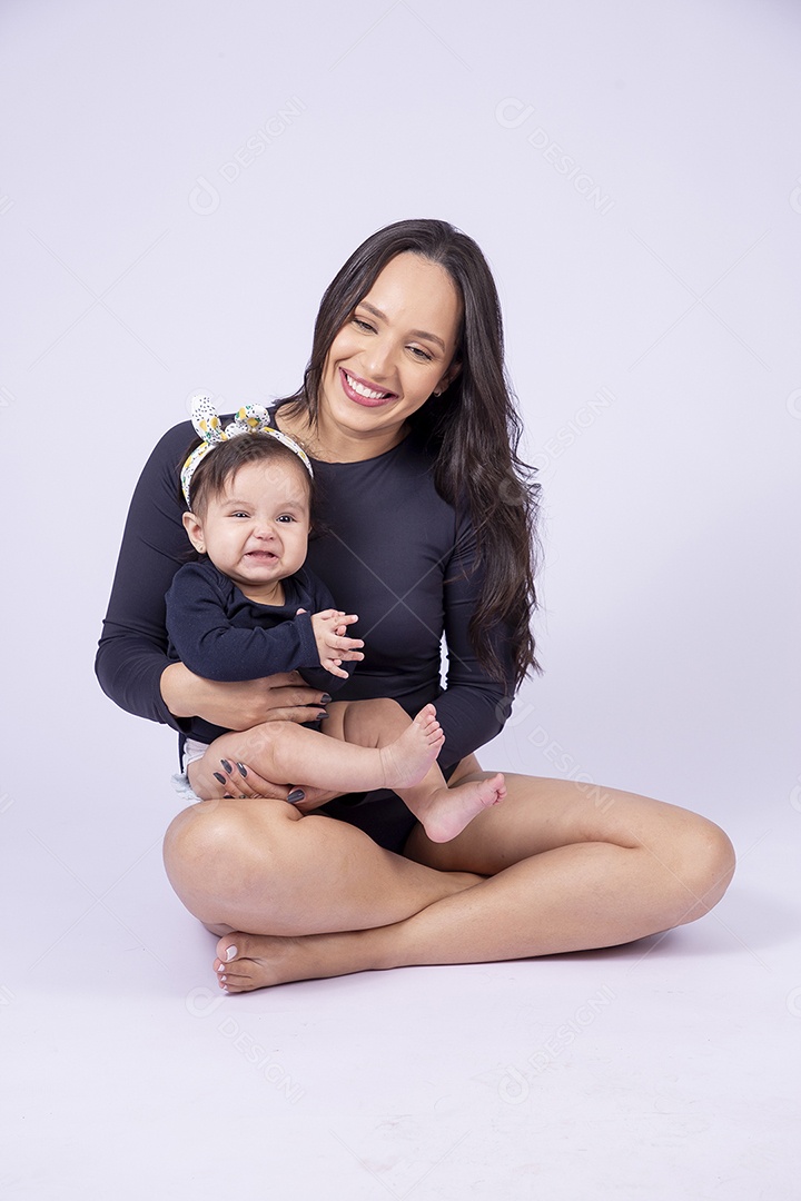 Retrato mulher com filha pequena bebê