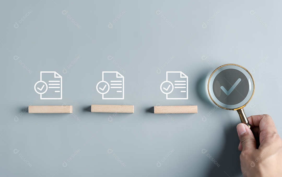 Homem jovem empresário em seu escritório