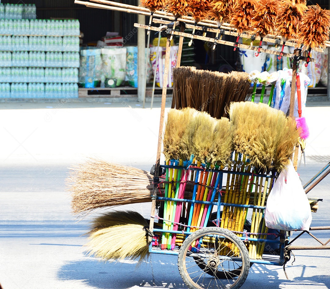 Vendedor ambulante de vassouras
