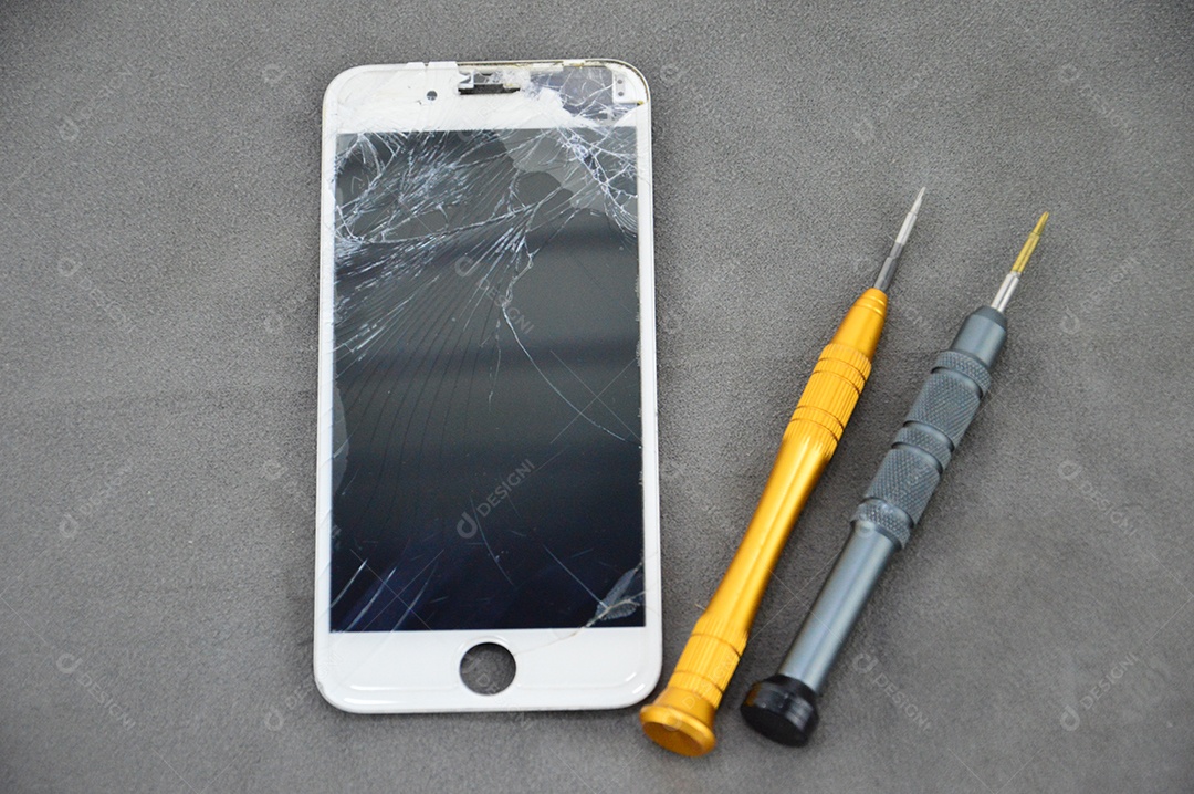 Celular estragado para conserto