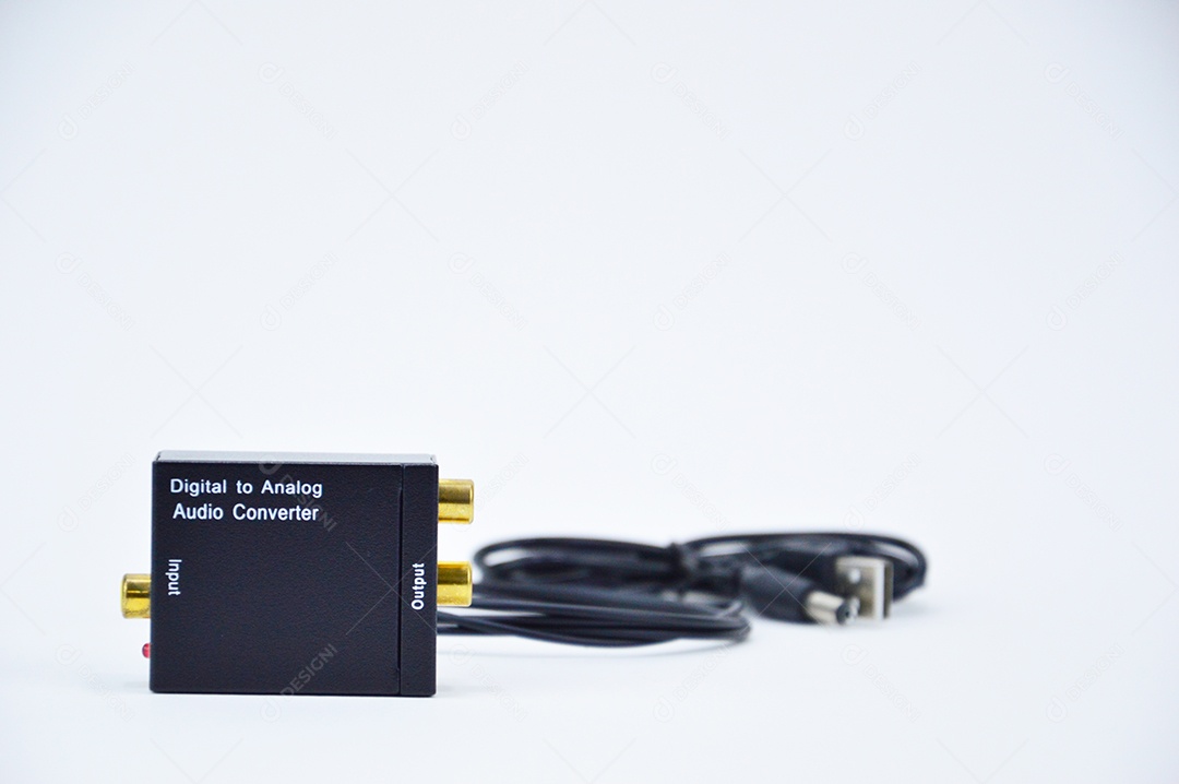 Adaptador conversor em fundo branco