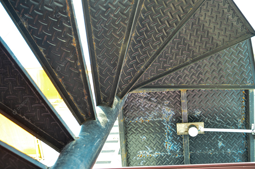 Detalhes escada de ferro