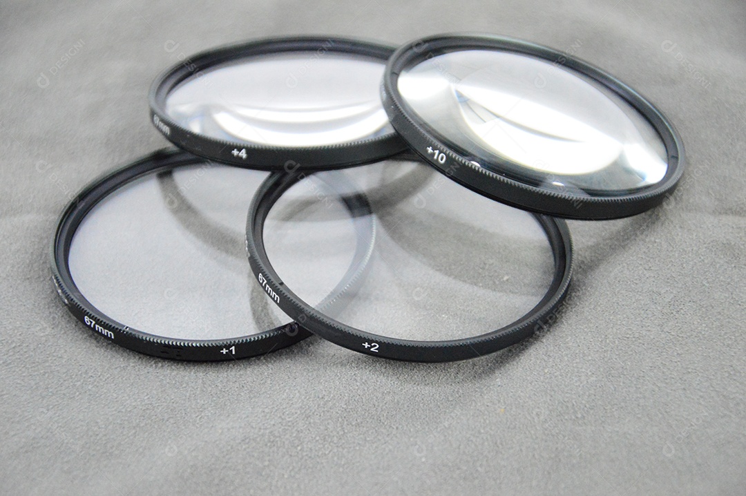 Lentes de câmera sobre fundo cinza