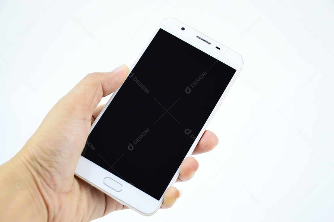 Mão segurando telefone celular