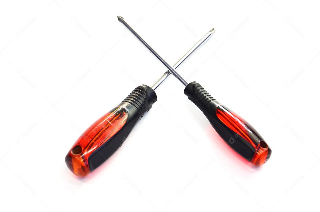 Chaves de fenda em fundo branco isolado