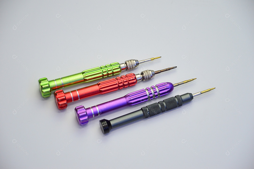 Chaves torx coloridas em fundo branco