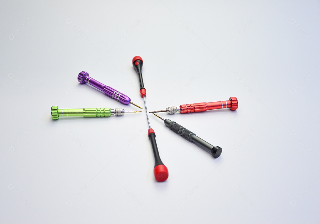 Chaves torx coloridas em fundo branco